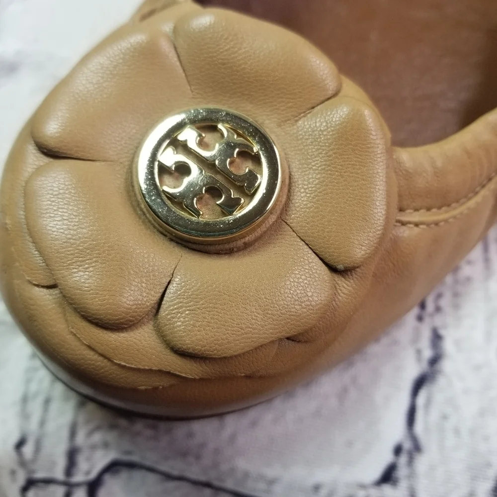 Tory Burch Shelby tan leather ballet slip on flats